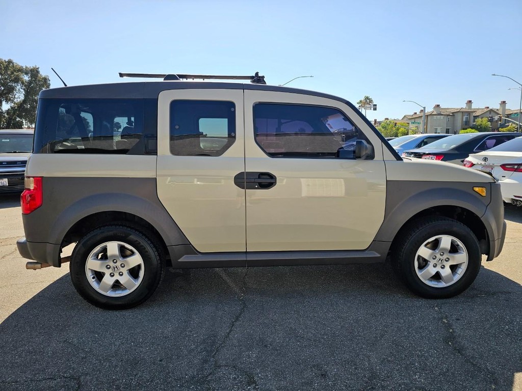Honda Element Vehicle Full-screen Gallery Image 6