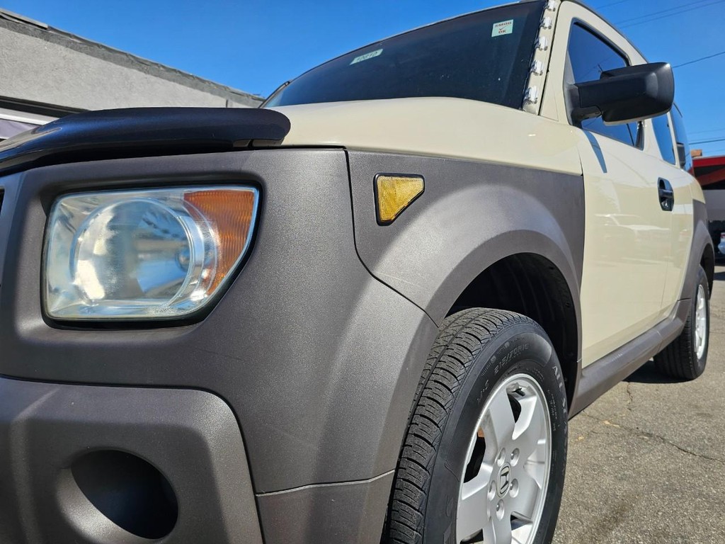 Honda Element Vehicle Full-screen Gallery Image 10
