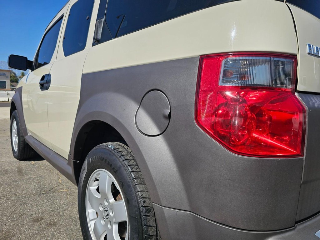 Honda Element Vehicle Full-screen Gallery Image 11