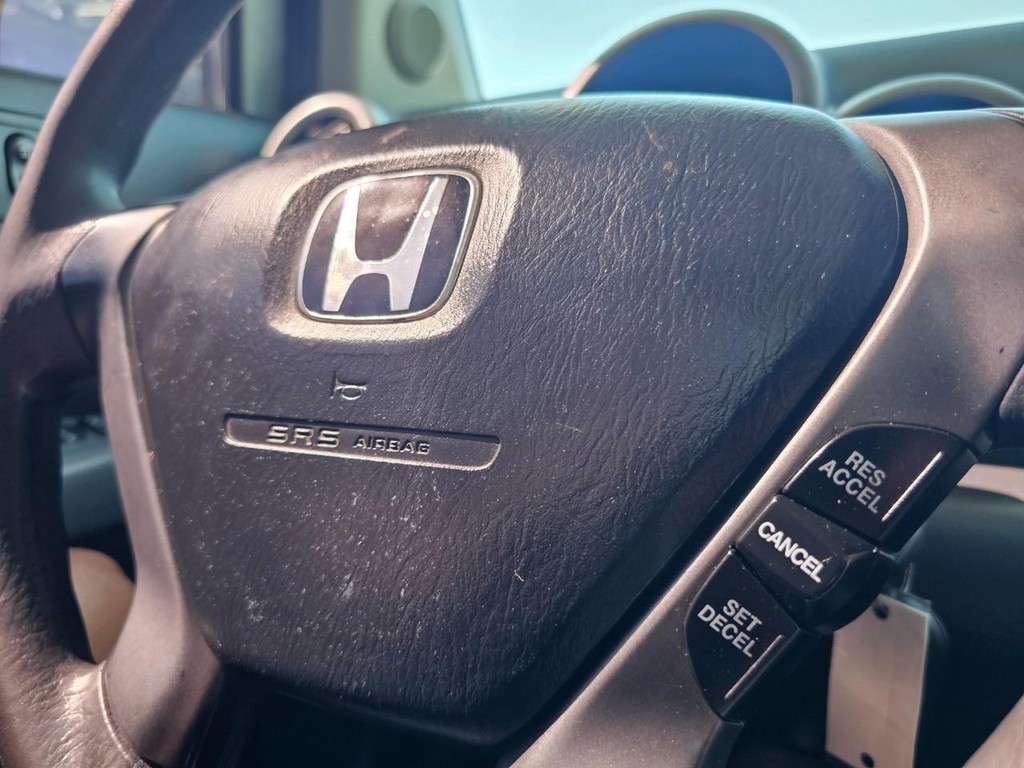 Honda Element Vehicle Full-screen Gallery Image 18