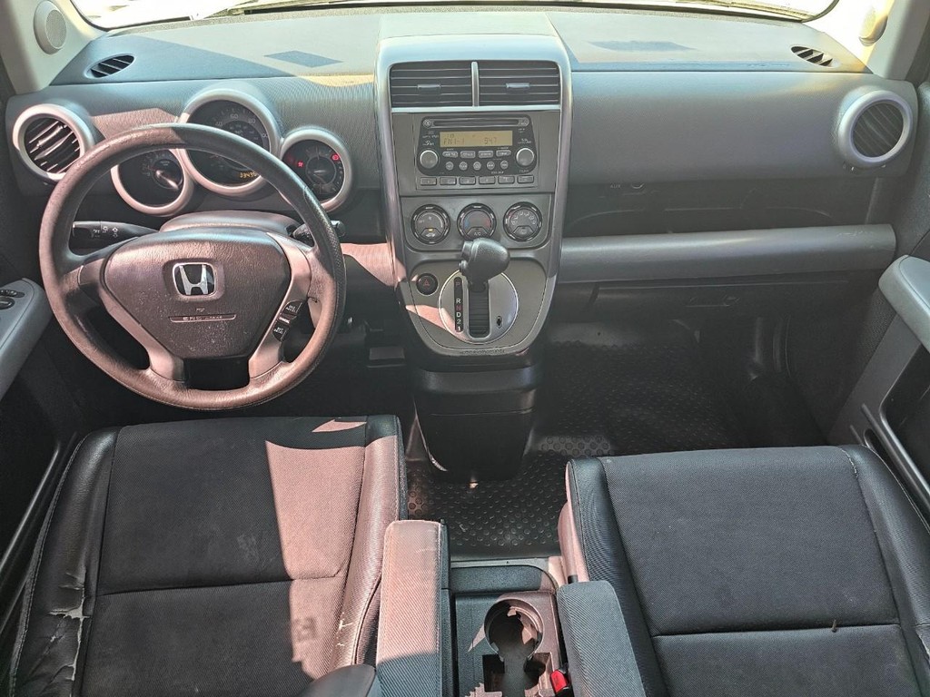 Honda Element Vehicle Full-screen Gallery Image 23