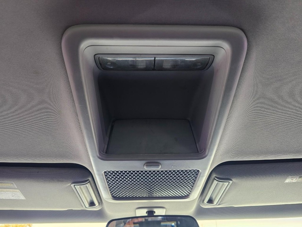 Honda Element Vehicle Full-screen Gallery Image 28