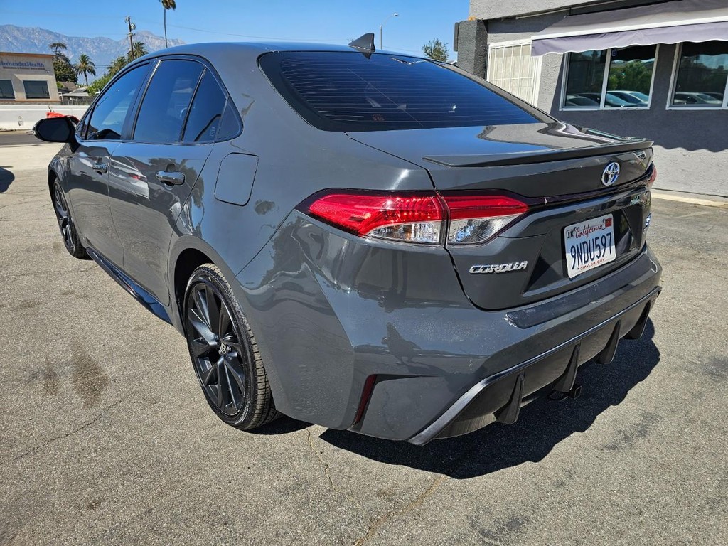 Toyota Corolla Vehicle Full-screen Gallery Image 3