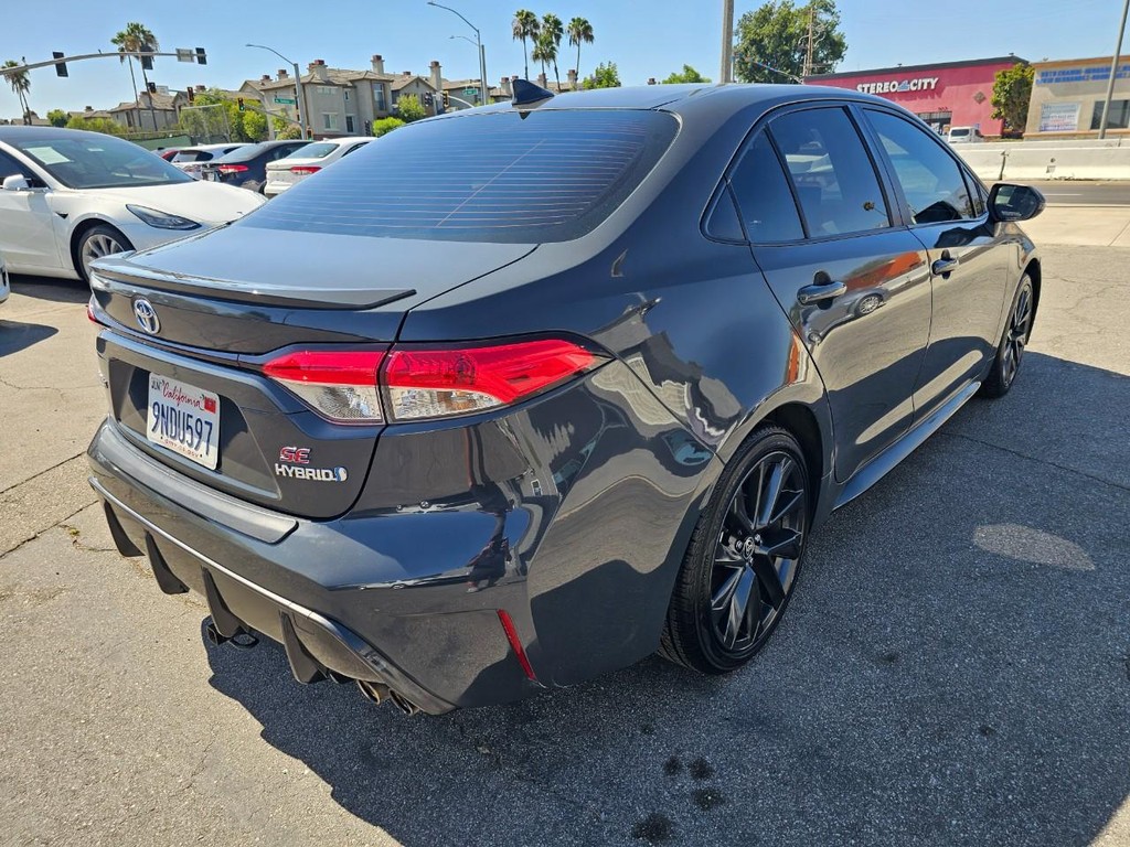 Toyota Corolla Vehicle Full-screen Gallery Image 5