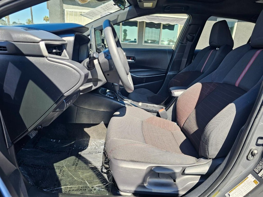 Toyota Corolla Vehicle Full-screen Gallery Image 17