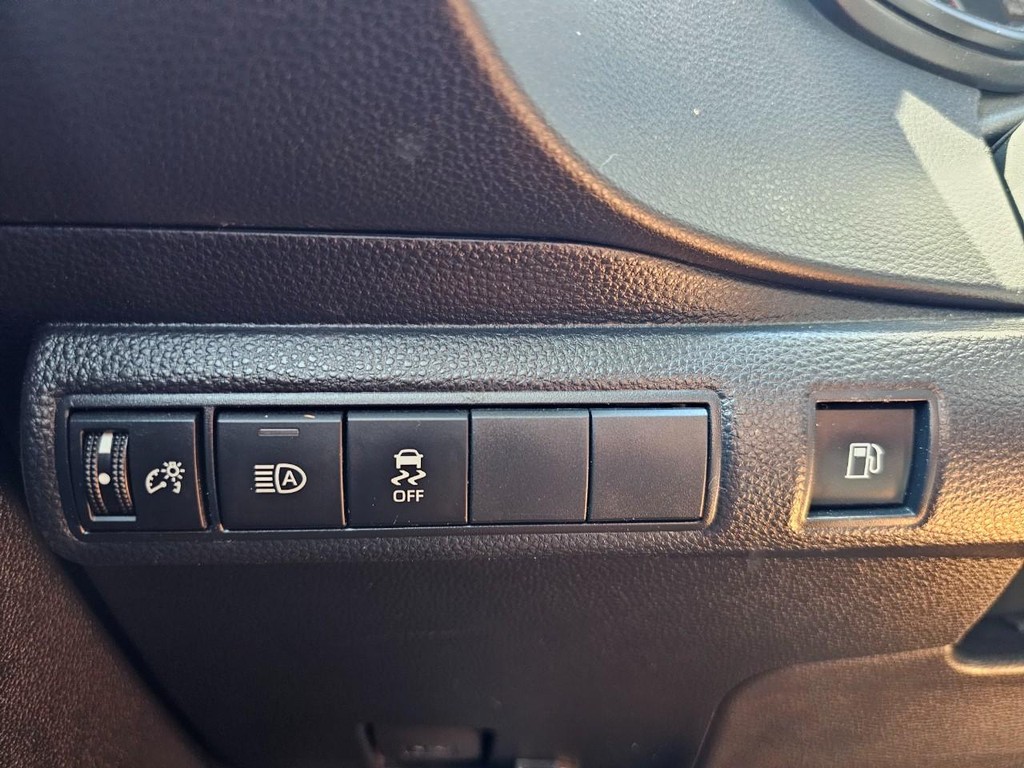Toyota Corolla Vehicle Full-screen Gallery Image 18