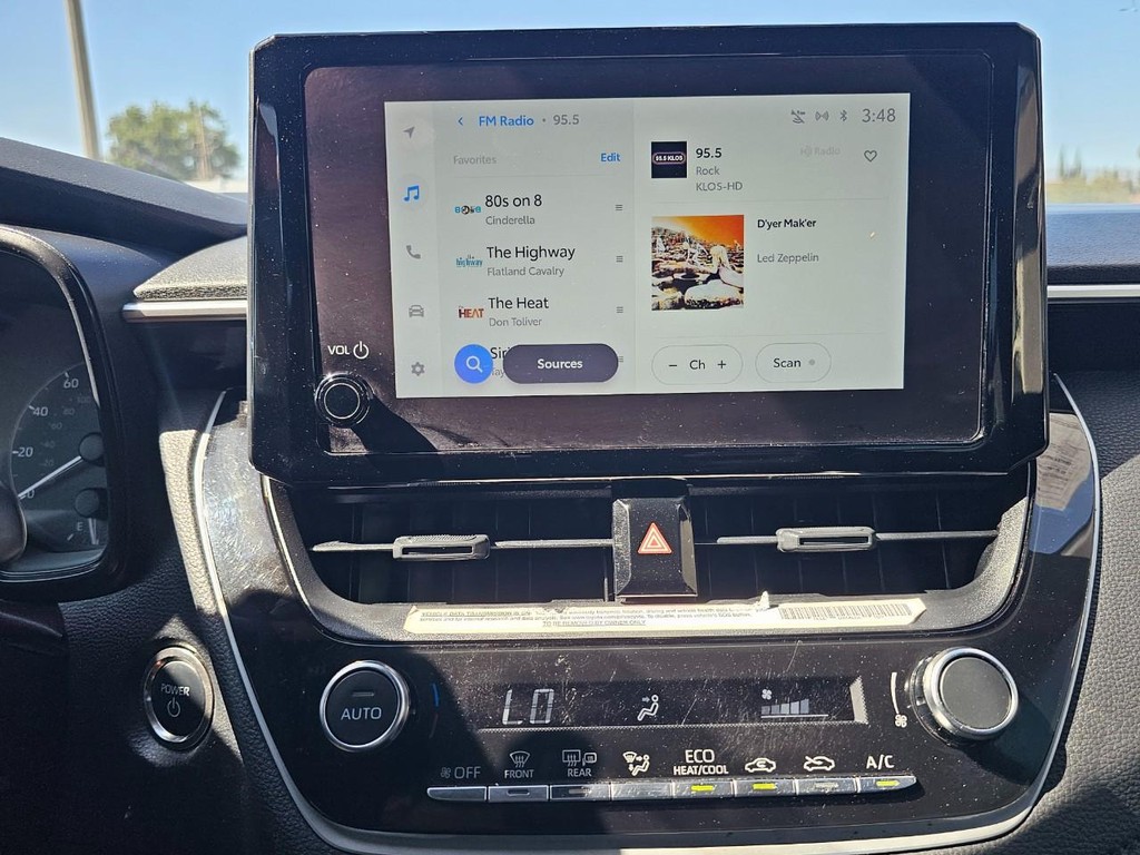 Toyota Corolla Vehicle Full-screen Gallery Image 22