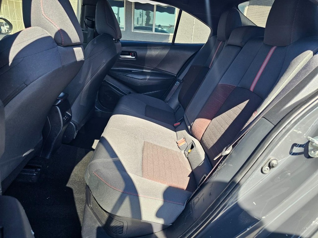 Toyota Corolla Vehicle Full-screen Gallery Image 25