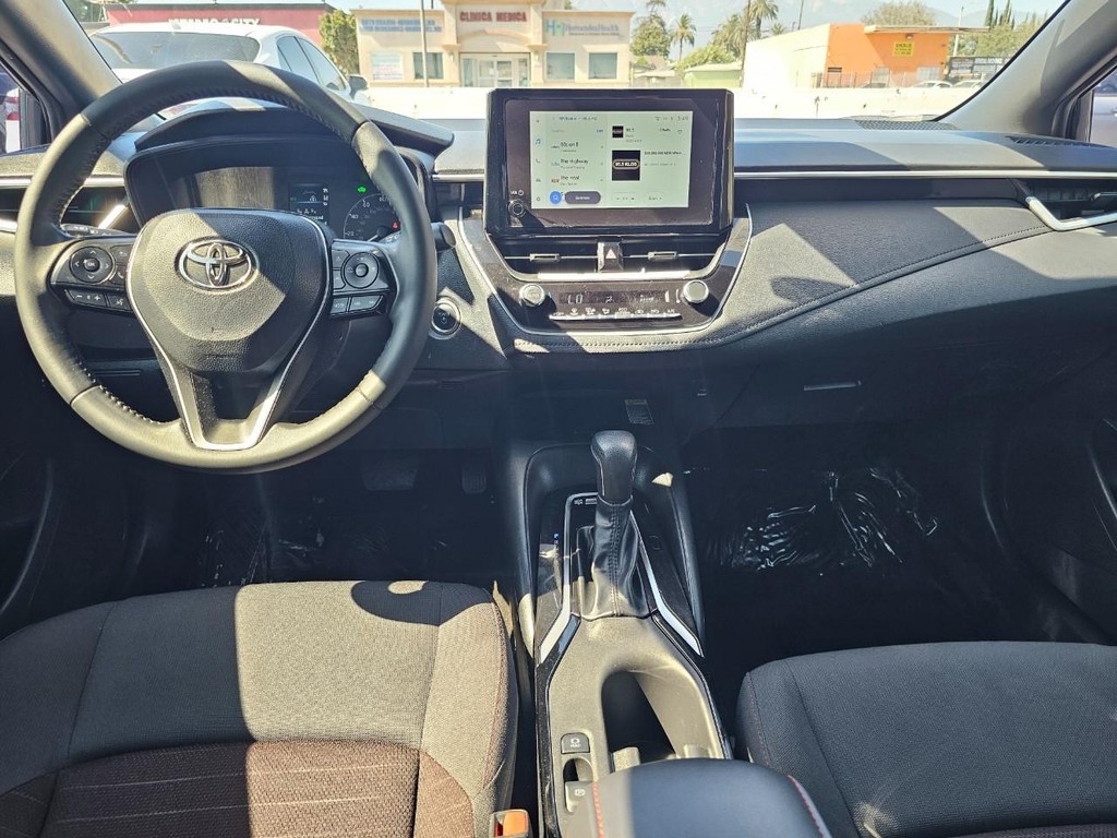 Toyota Corolla Vehicle Full-screen Gallery Image 27