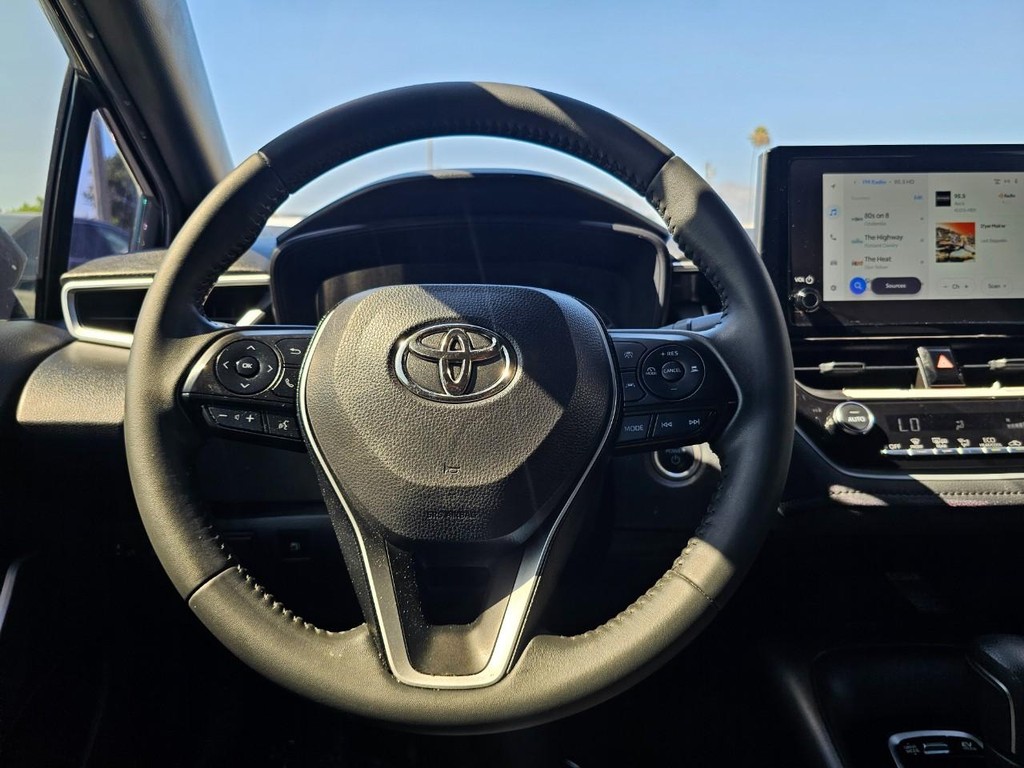 Toyota Corolla Vehicle Full-screen Gallery Image 29