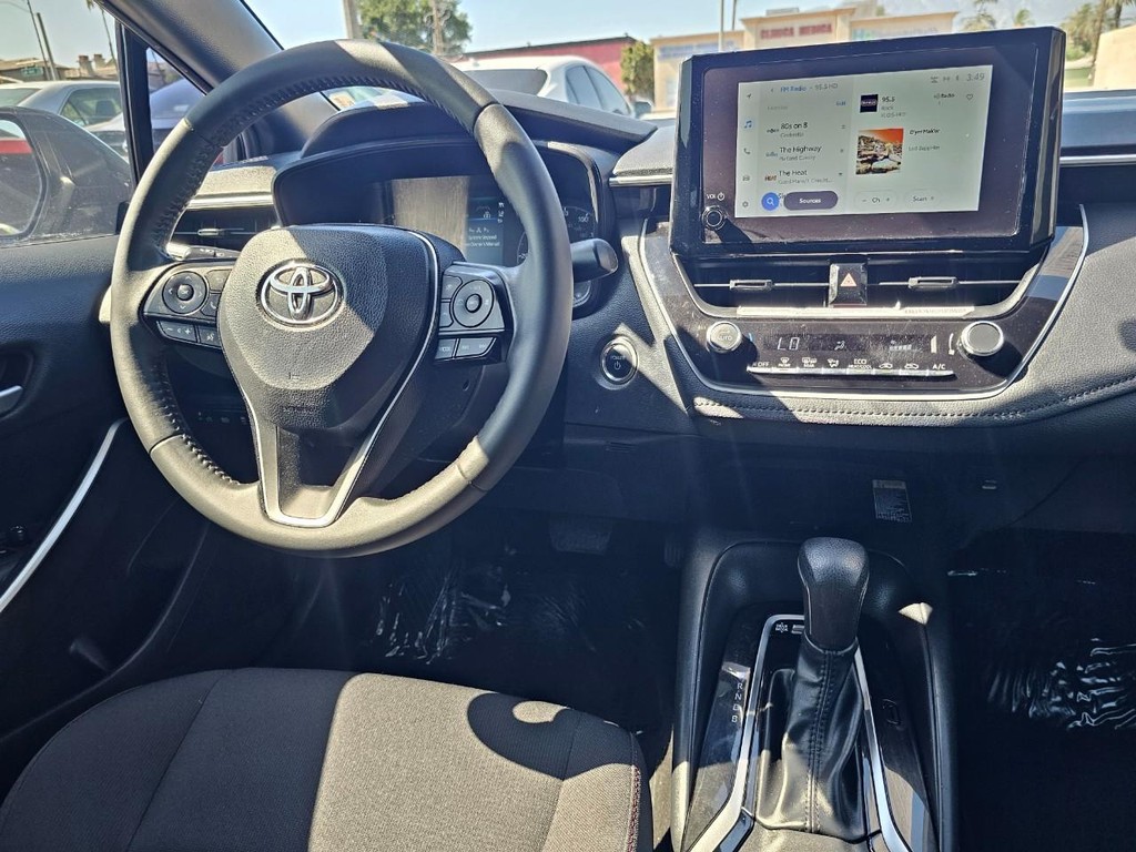 Toyota Corolla Vehicle Full-screen Gallery Image 30