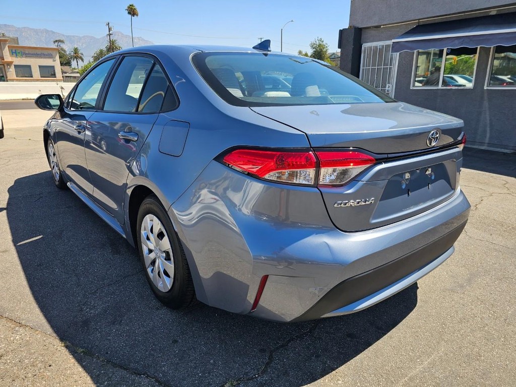 Toyota Corolla Vehicle Full-screen Gallery Image 3