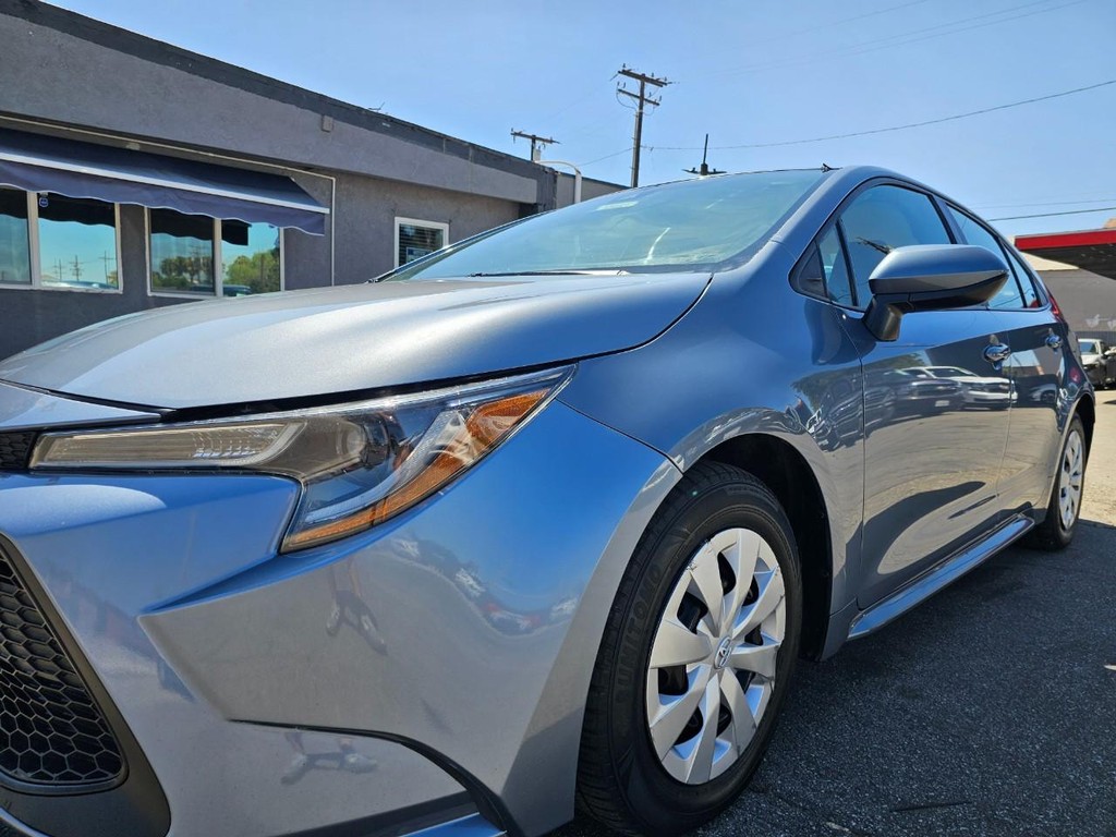 Toyota Corolla Vehicle Full-screen Gallery Image 10