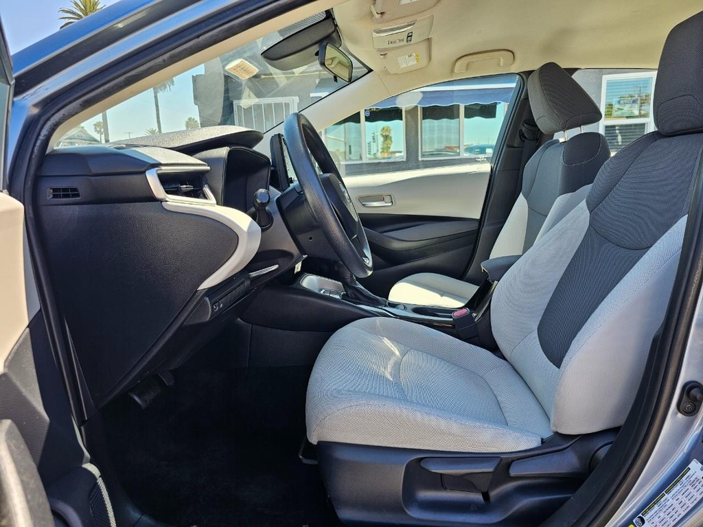 Toyota Corolla Vehicle Full-screen Gallery Image 15