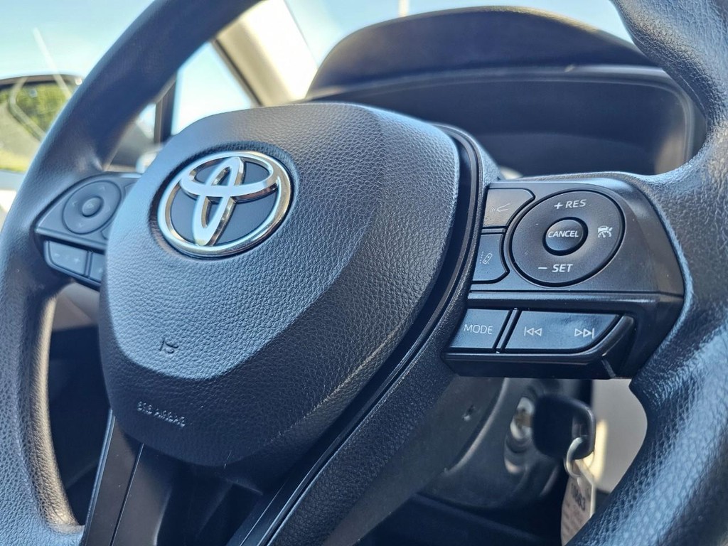 Toyota Corolla Vehicle Full-screen Gallery Image 18