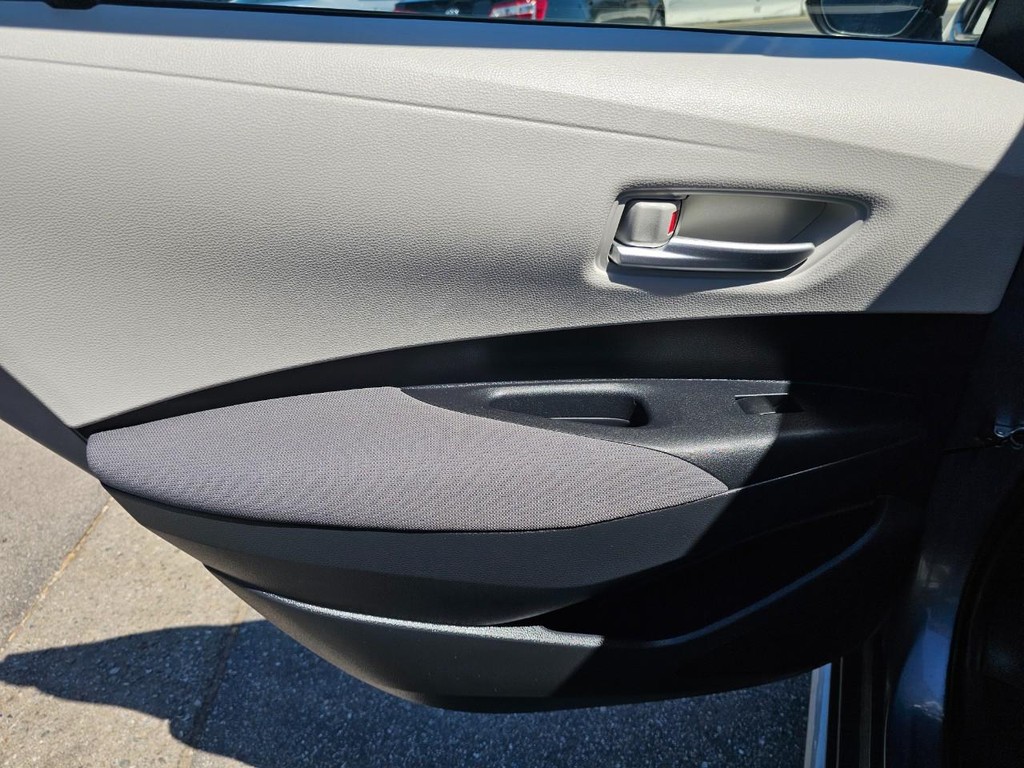 Toyota Corolla Vehicle Full-screen Gallery Image 21