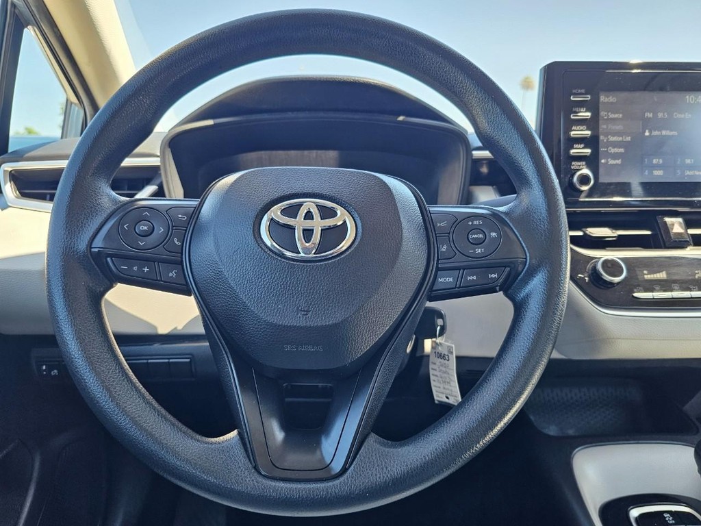 Toyota Corolla Vehicle Full-screen Gallery Image 25