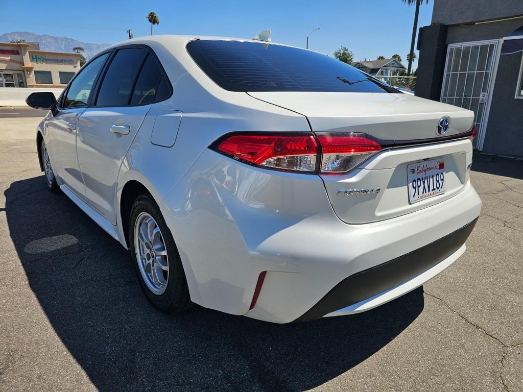 Toyota Corolla Vehicle Full-screen Gallery Image 3