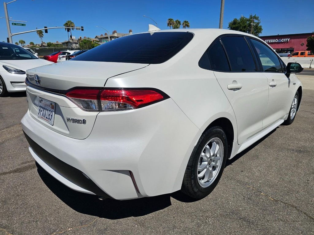 Toyota Corolla Vehicle Full-screen Gallery Image 5