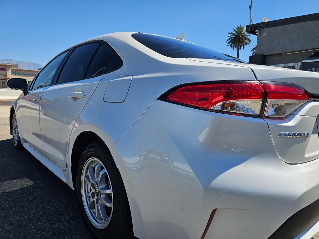 Toyota Corolla Vehicle Full-screen Gallery Image 11