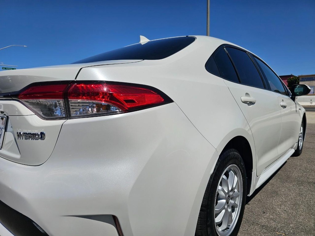 Toyota Corolla Vehicle Full-screen Gallery Image 12