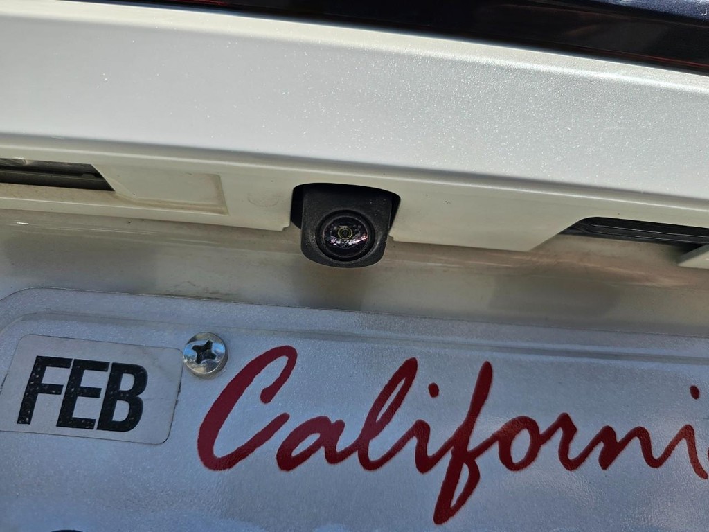 Toyota Corolla Vehicle Full-screen Gallery Image 14