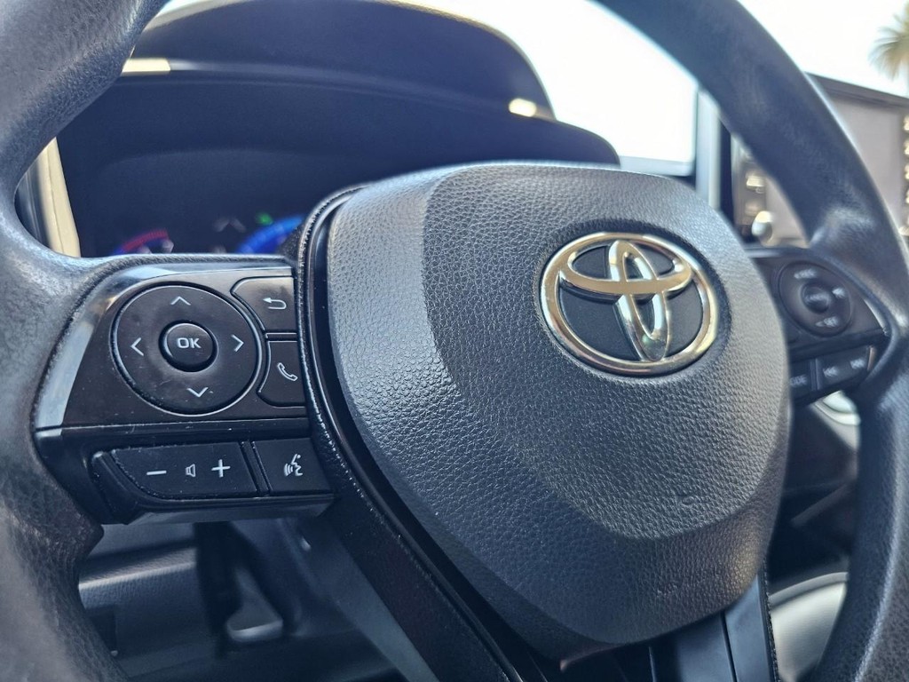 Toyota Corolla Vehicle Full-screen Gallery Image 19