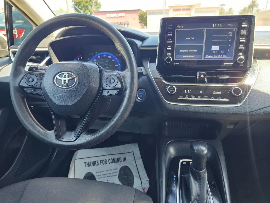 Toyota Corolla Vehicle Full-screen Gallery Image 29