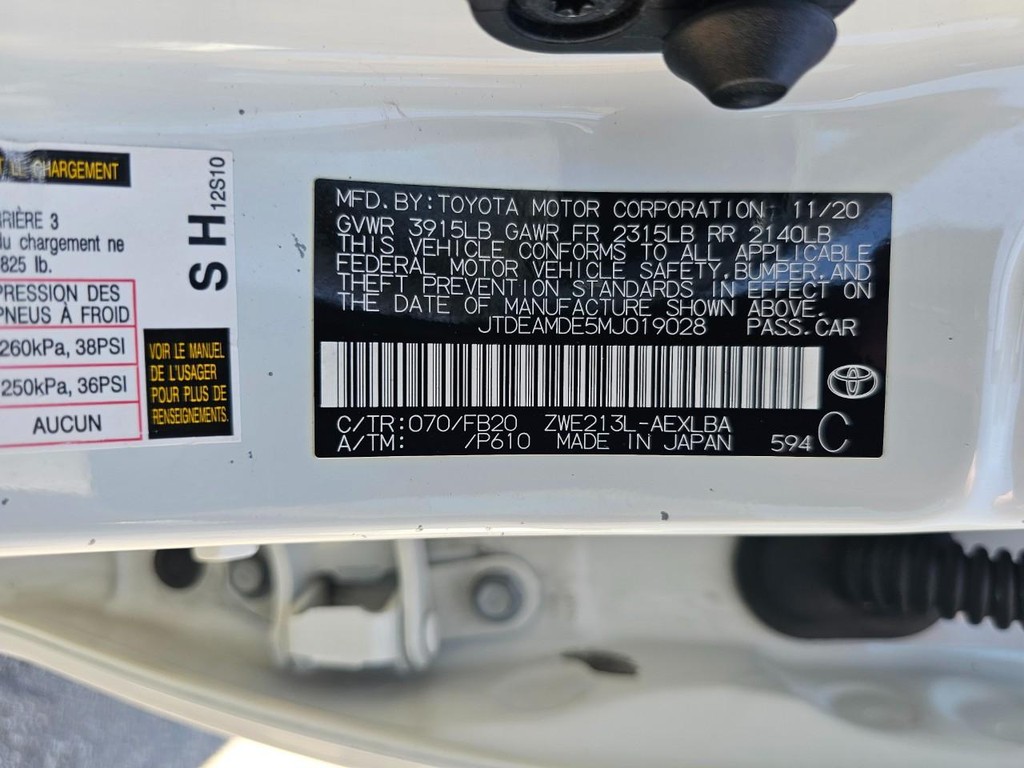 Toyota Corolla Vehicle Full-screen Gallery Image 36