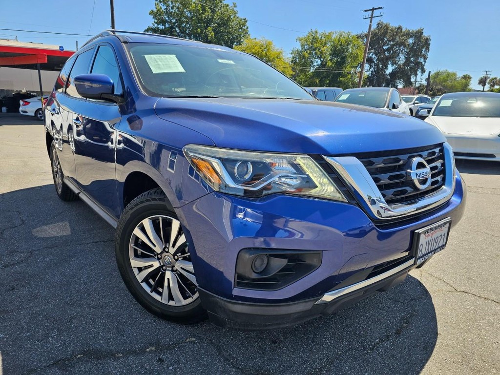 Nissan Pathfinder Vehicle Full-screen Gallery Image 8