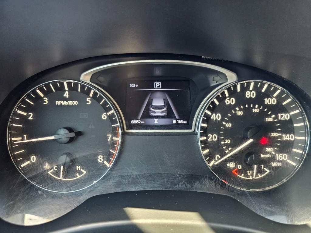 Nissan Pathfinder Vehicle Full-screen Gallery Image 21