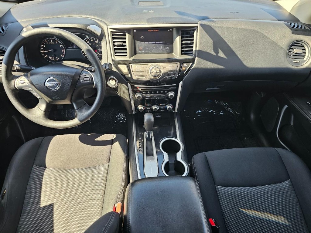 Nissan Pathfinder Vehicle Full-screen Gallery Image 29
