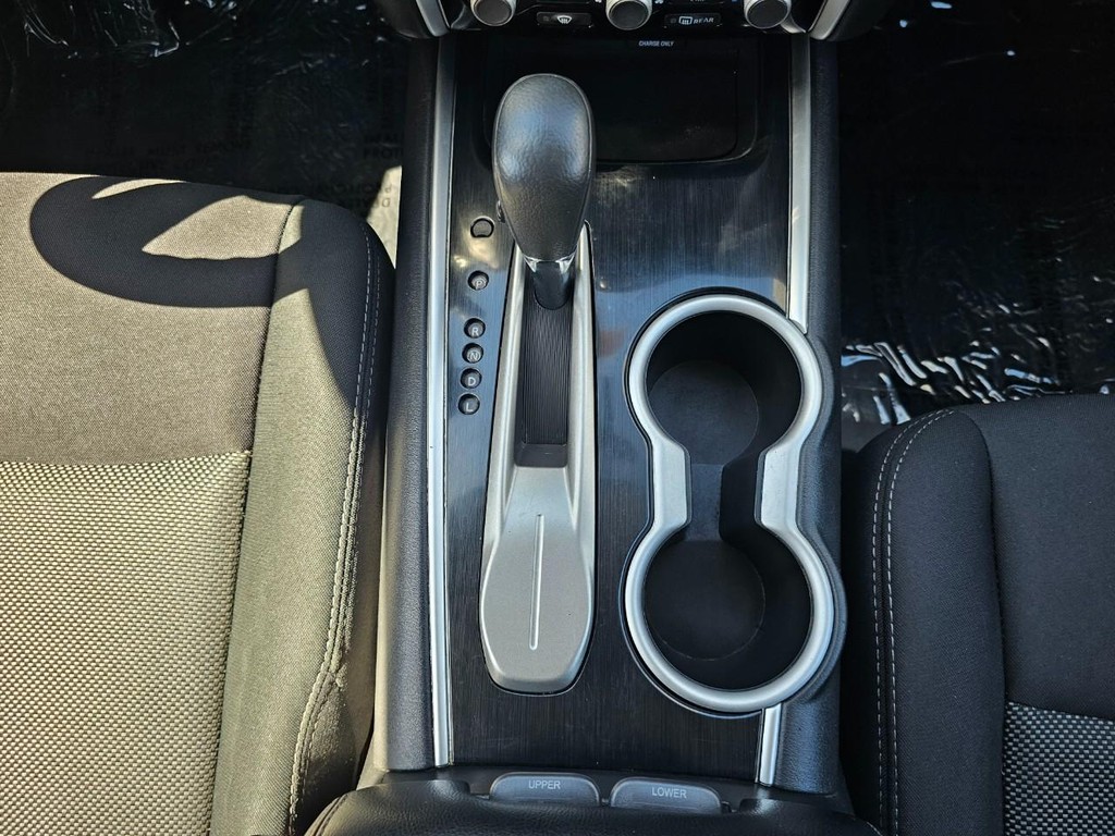 Nissan Pathfinder Vehicle Full-screen Gallery Image 34