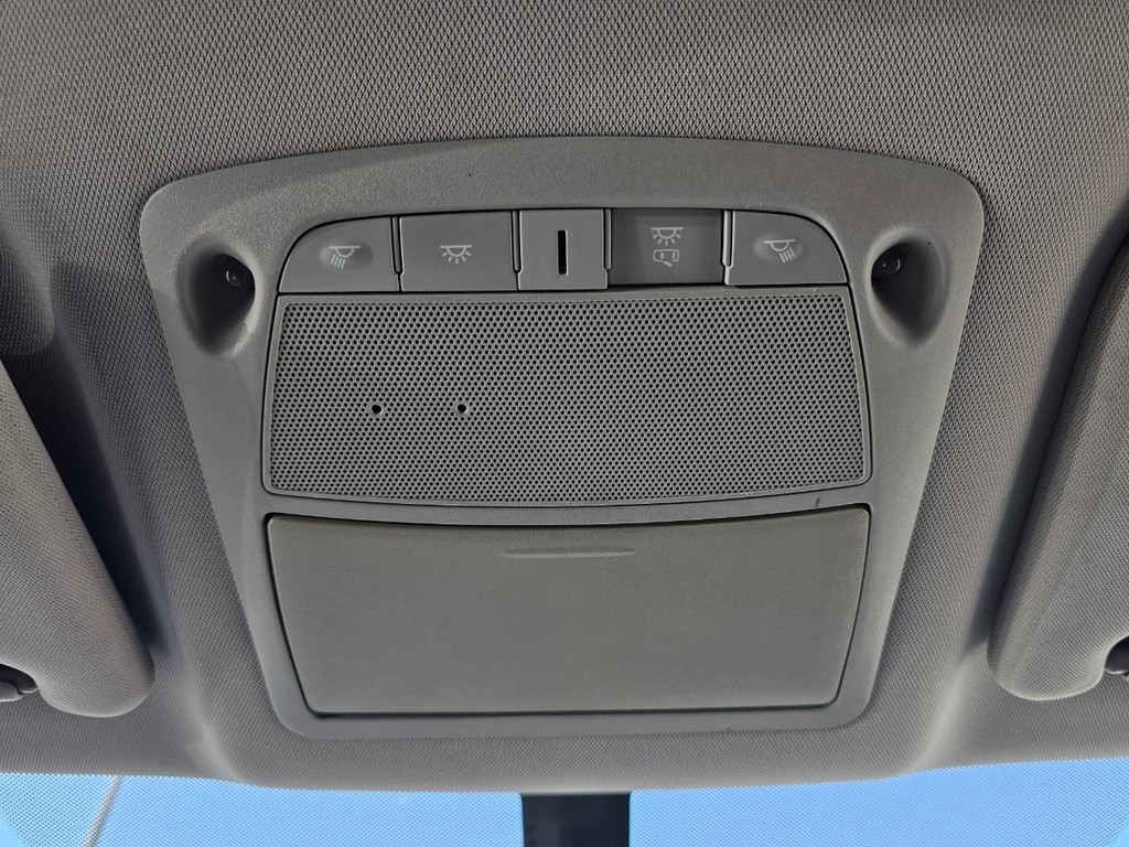 Nissan Pathfinder Vehicle Full-screen Gallery Image 35
