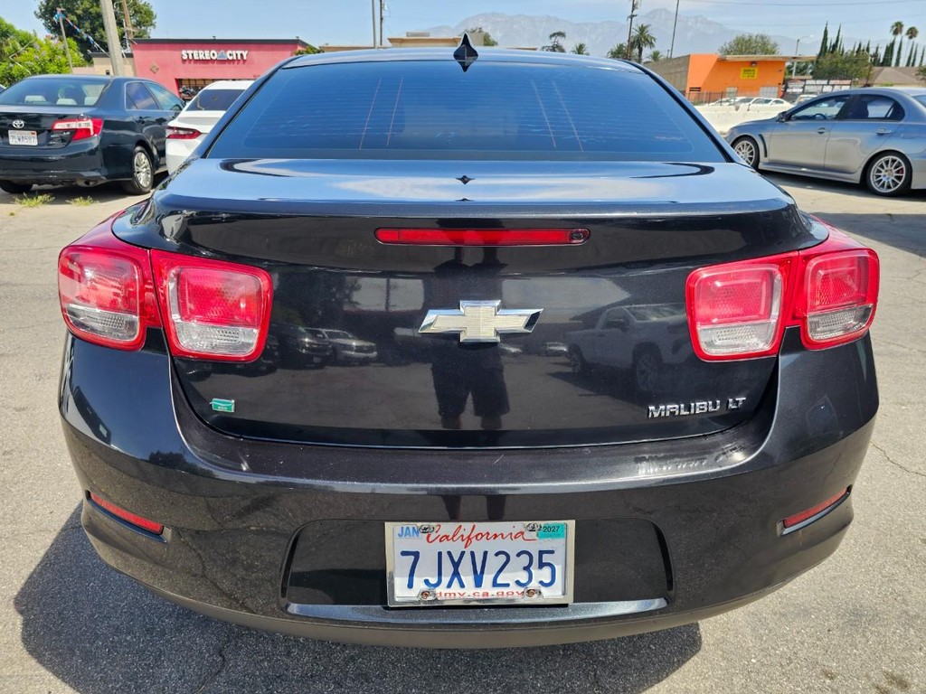 Chevrolet Malibu Vehicle Full-screen Gallery Image 4