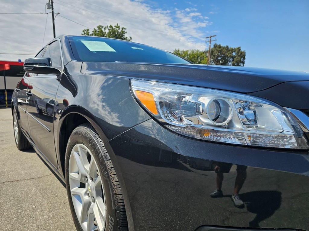 Chevrolet Malibu Vehicle Full-screen Gallery Image 9