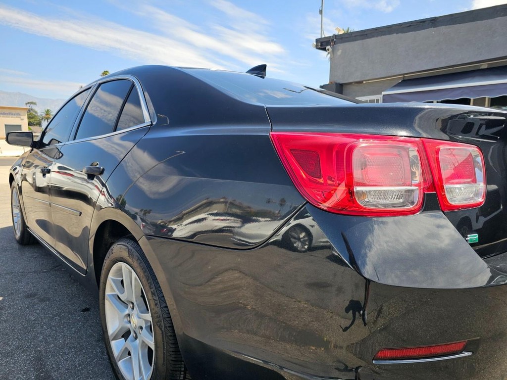 Chevrolet Malibu Vehicle Full-screen Gallery Image 11