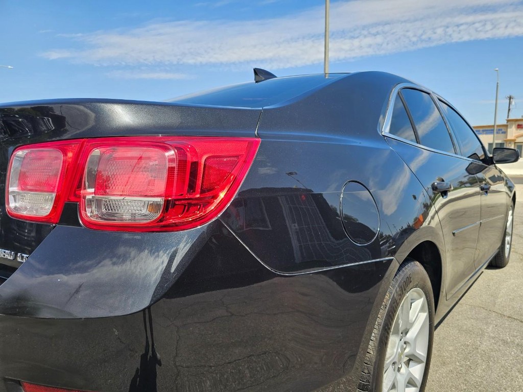 Chevrolet Malibu Vehicle Full-screen Gallery Image 12