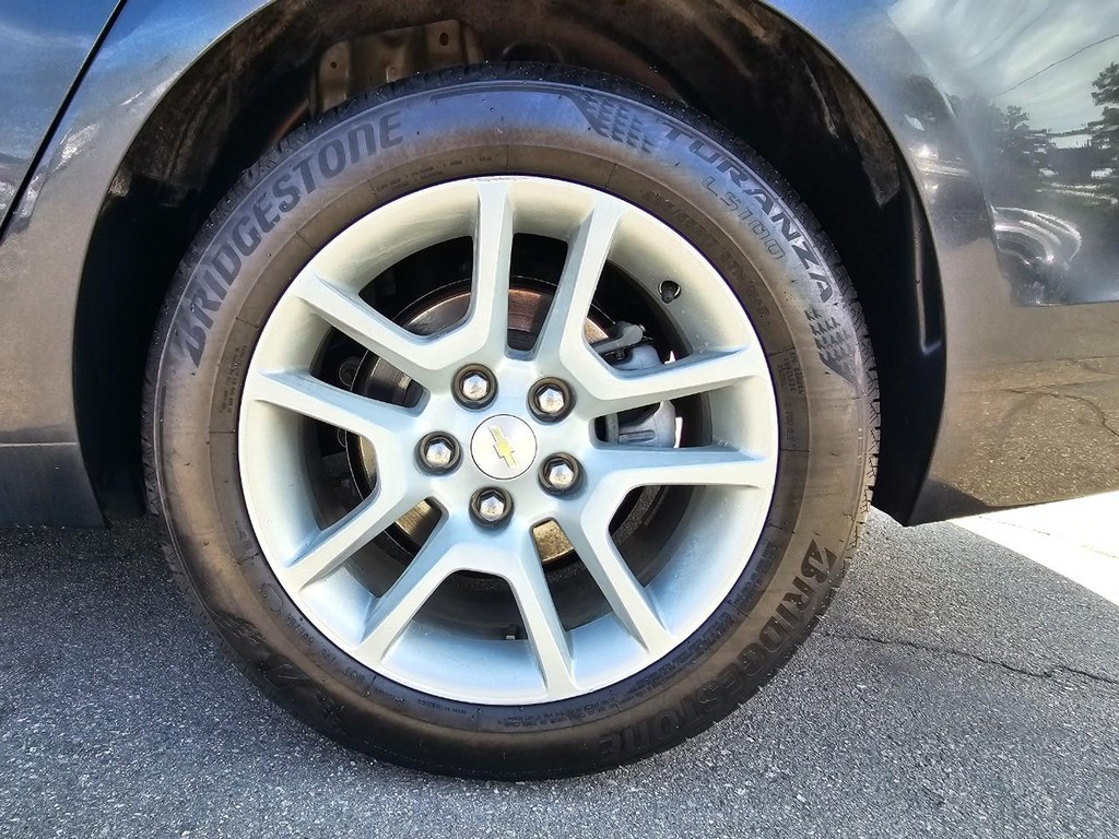 Chevrolet Malibu Vehicle Full-screen Gallery Image 15