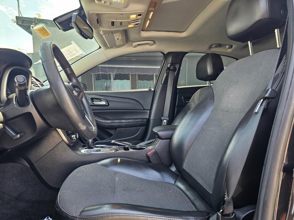 Chevrolet Malibu Vehicle Full-screen Gallery Image 17