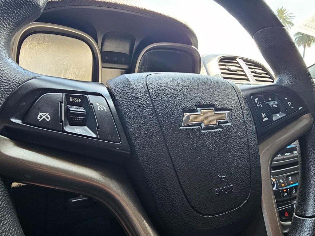 Chevrolet Malibu Vehicle Full-screen Gallery Image 18