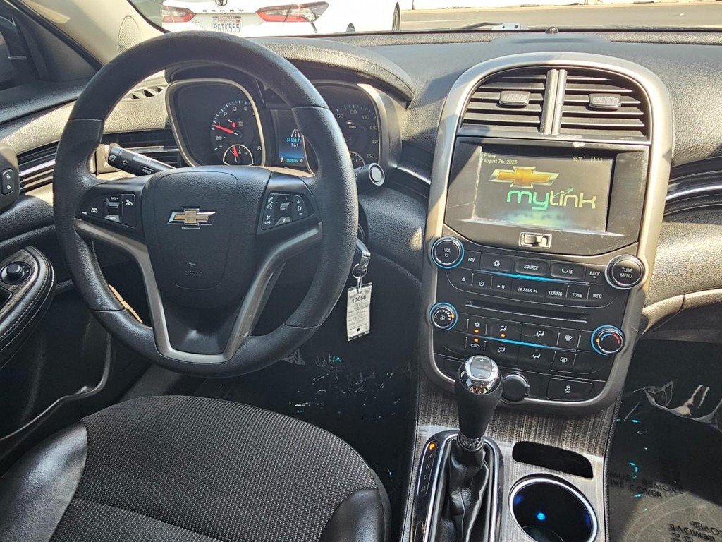 Chevrolet Malibu Vehicle Full-screen Gallery Image 28