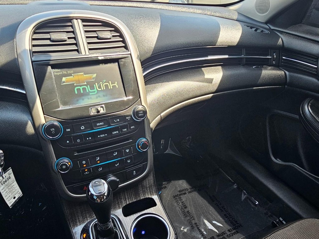 Chevrolet Malibu Vehicle Full-screen Gallery Image 29