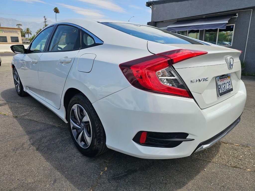 Honda Civic Sedan Vehicle Full-screen Gallery Image 3
