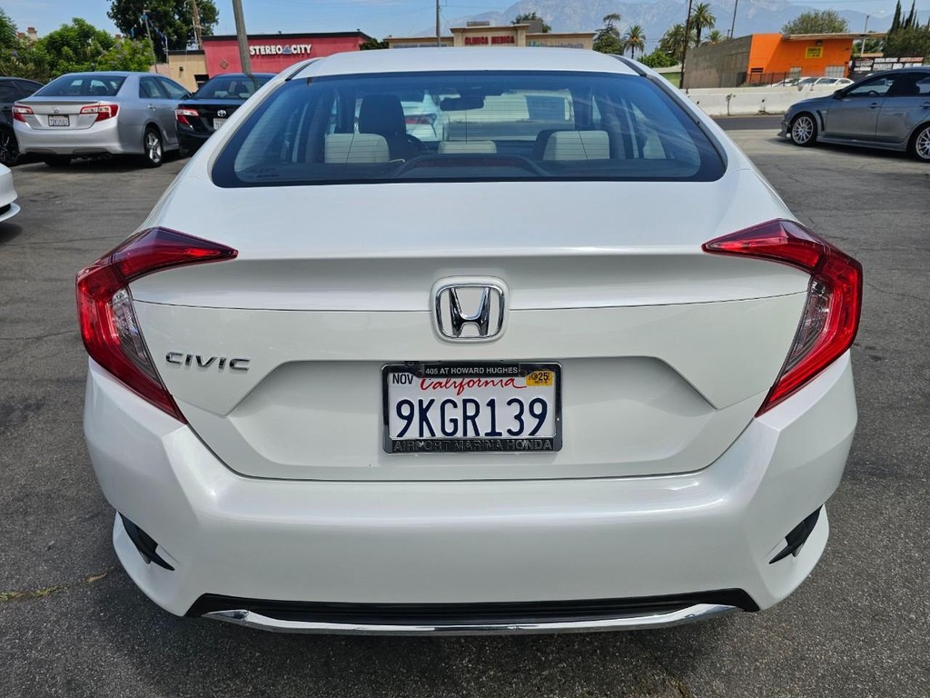 Honda Civic Sedan Vehicle Full-screen Gallery Image 4
