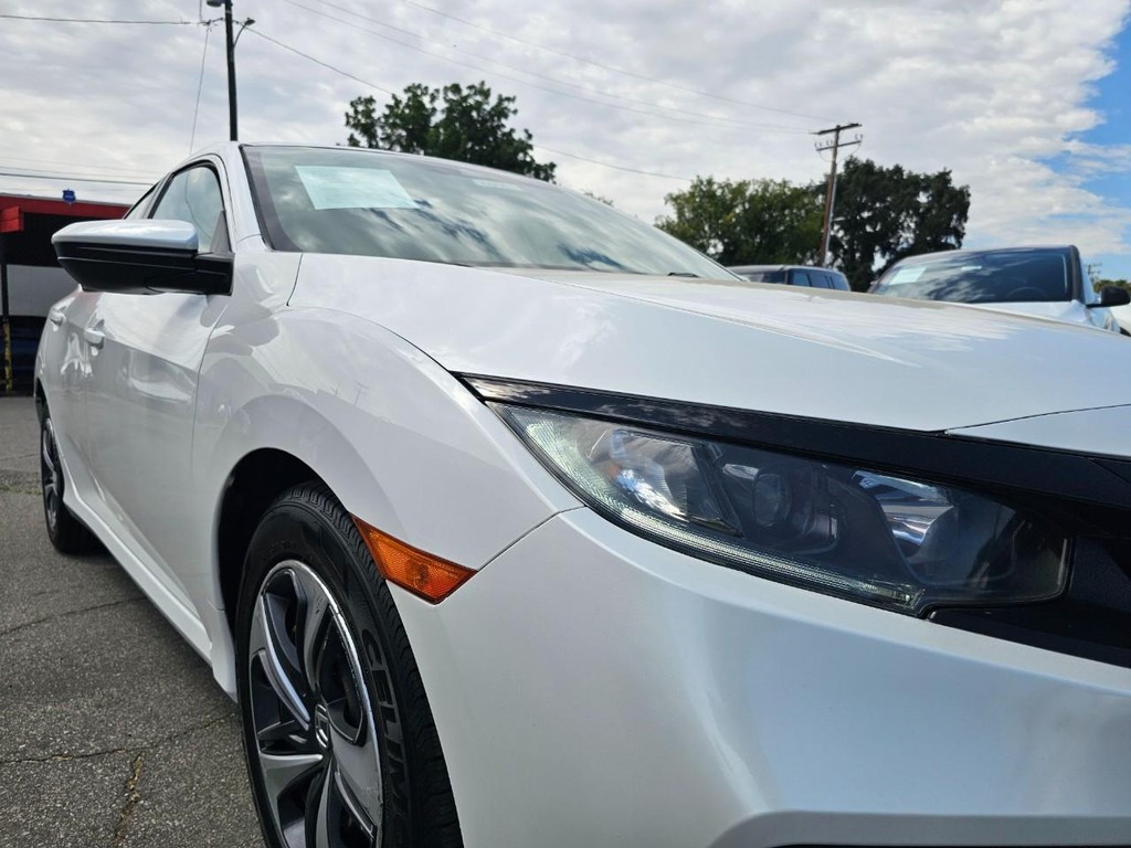 Honda Civic Sedan Vehicle Full-screen Gallery Image 9