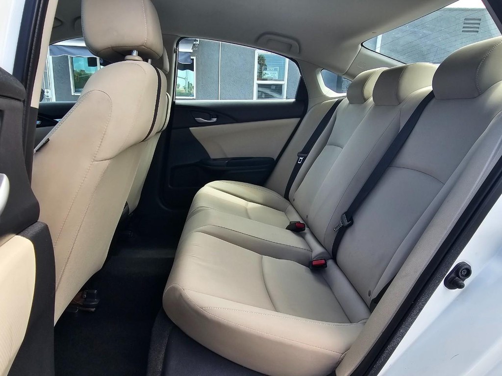 Honda Civic Sedan Vehicle Full-screen Gallery Image 24