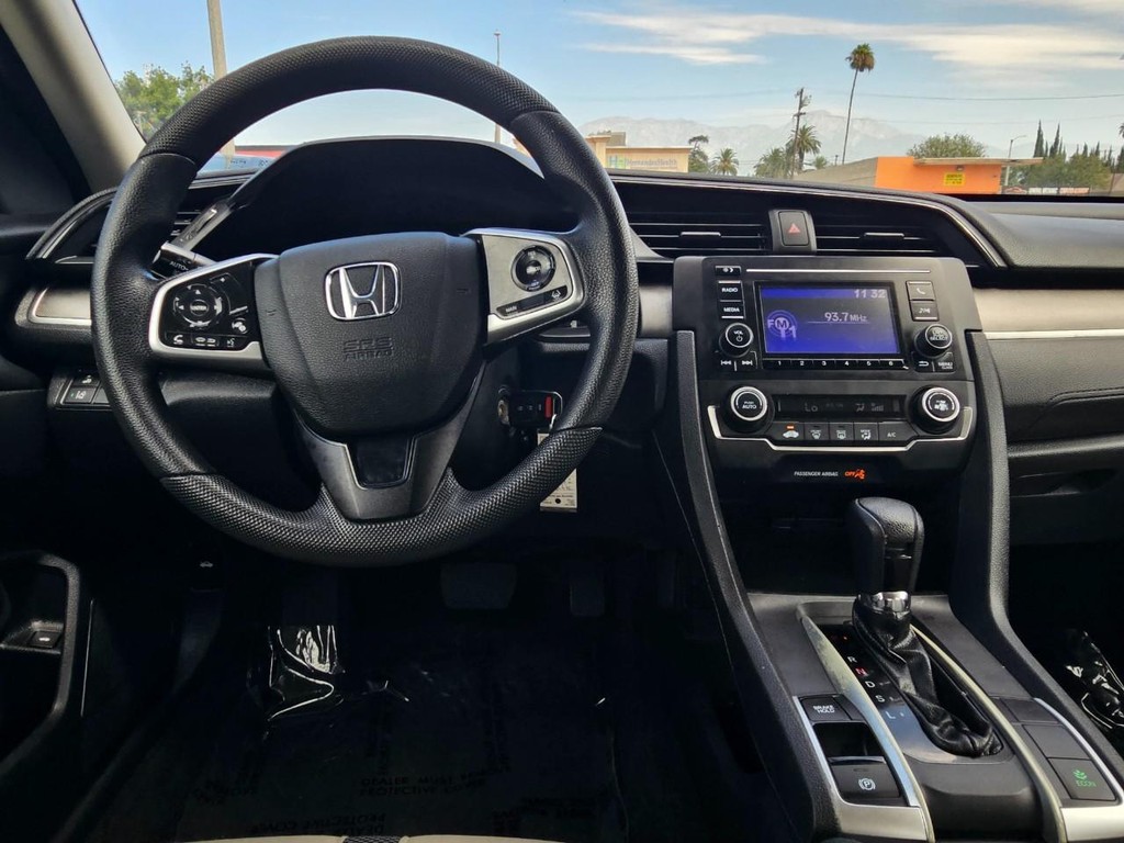 Honda Civic Sedan Vehicle Full-screen Gallery Image 26