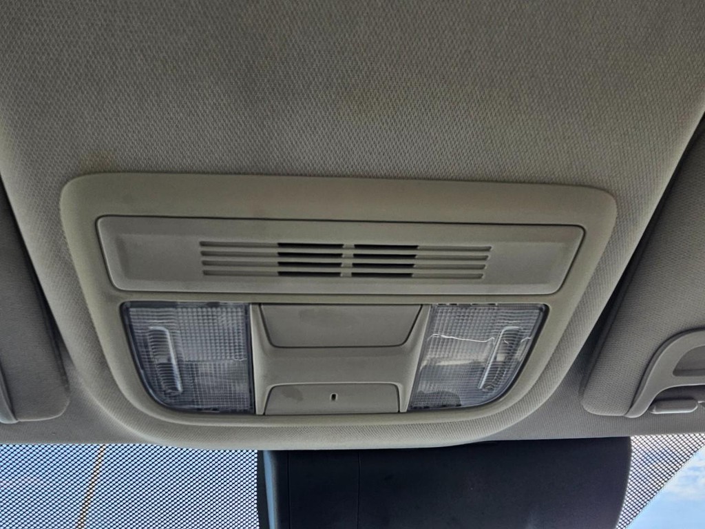 Honda Civic Sedan Vehicle Full-screen Gallery Image 30