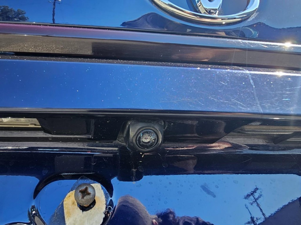 Toyota Corolla Vehicle Full-screen Gallery Image 14